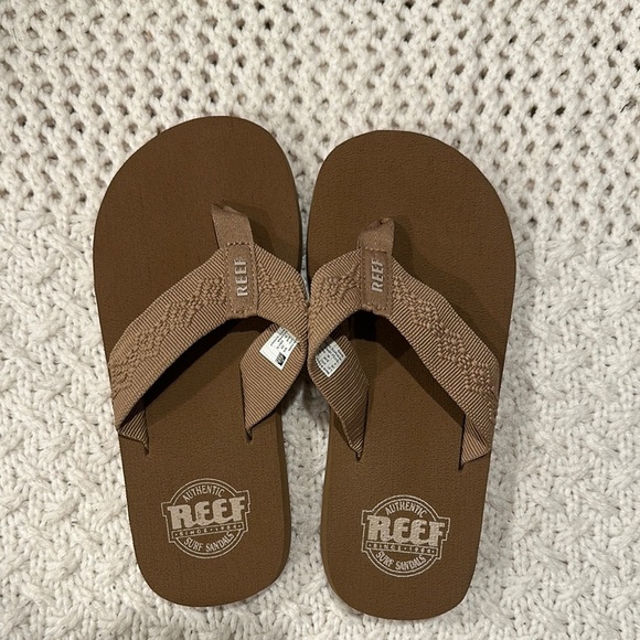 Reef Other - NWOT Reef Brown Flip Flops Kids 6 UNISEX